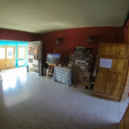 Hostel De *