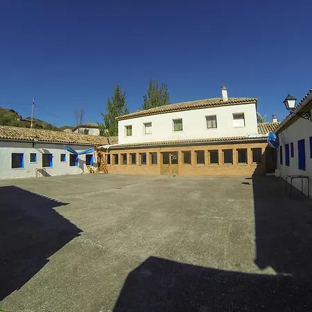 Hostel De *